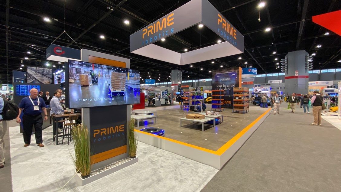 Tech Trade Show Design: Managing Demos and Heavy Traffic Background