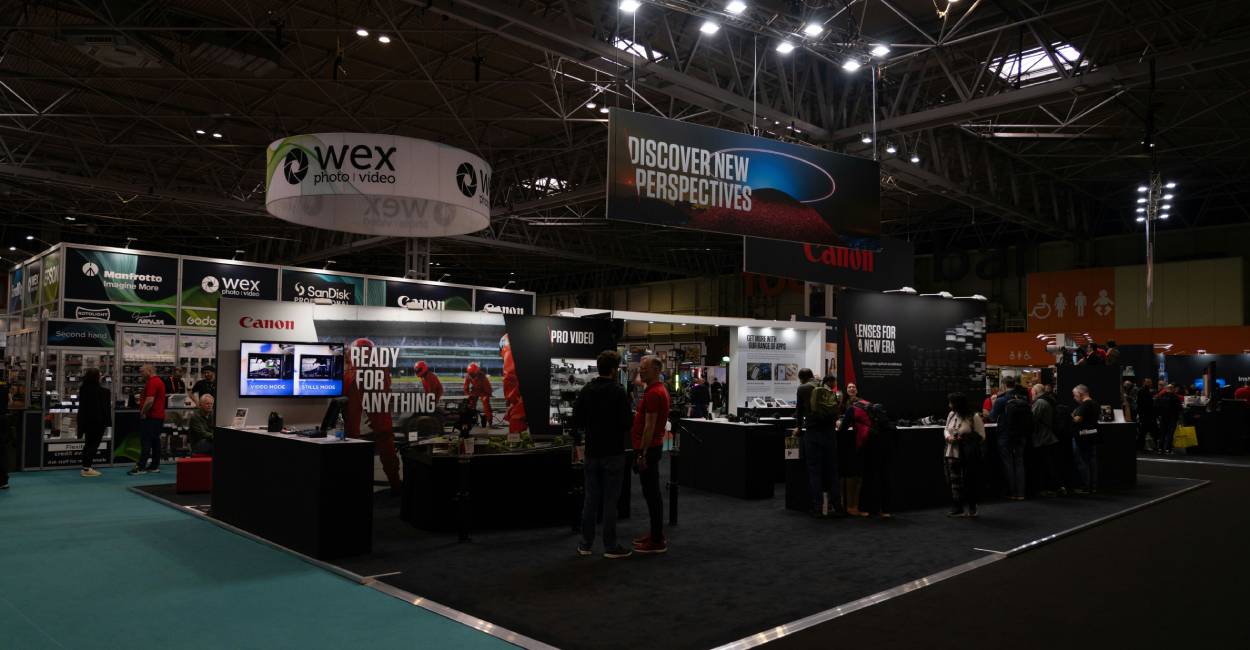 How to Correct the 4 Big Mistakes That Create Waste in Your Trade Show Program Background